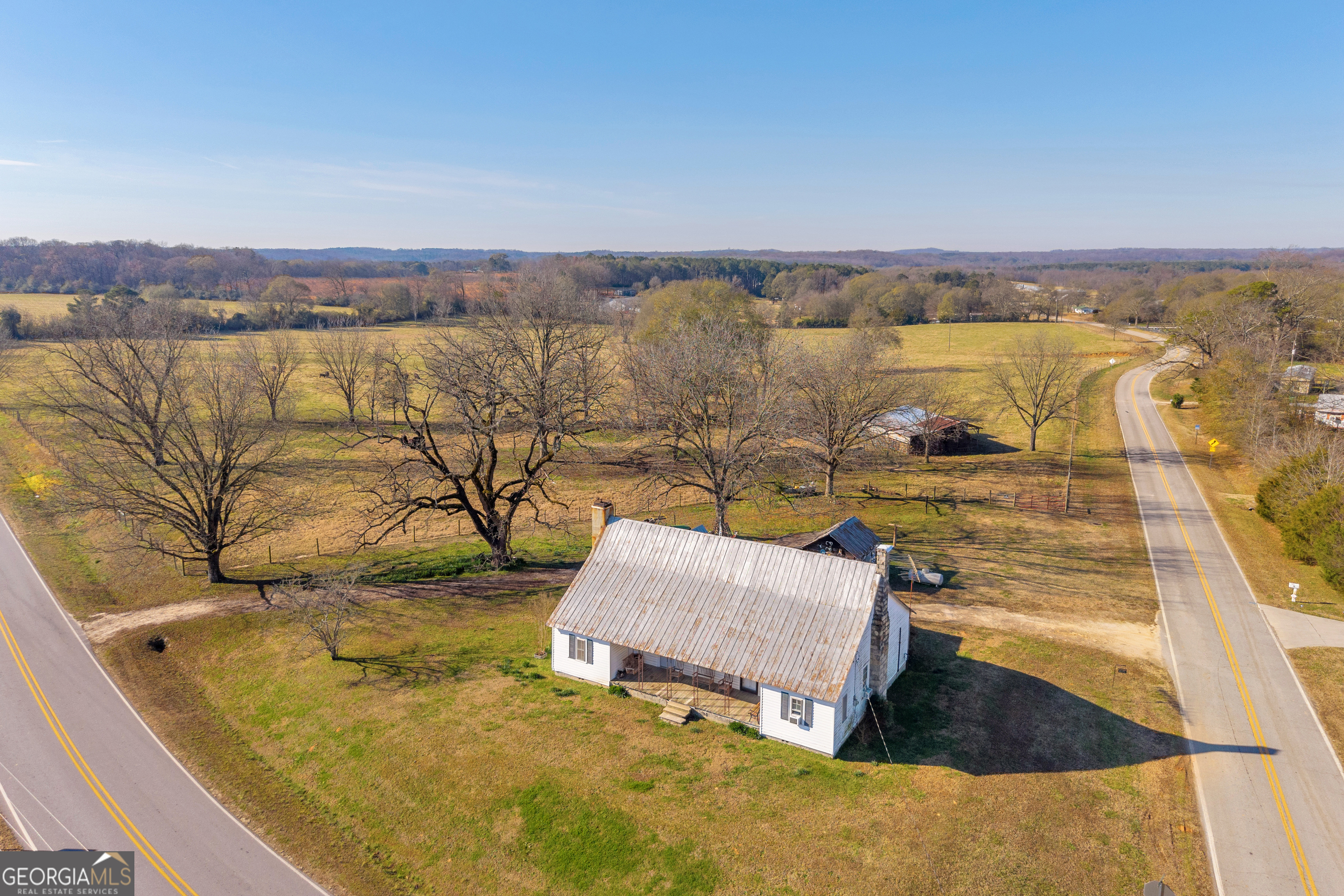 1191 Plain View Road Carnesville, GA 30521 - Photo 28 of 62 swimming pool with an outdoor seating