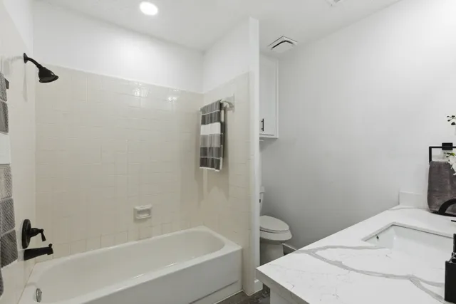 $2,600 | 2906 Colonial Drive, Sugar Land, TX 77479