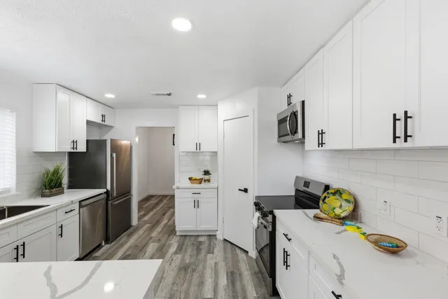 $2,600 | 2906 Colonial Drive, Sugar Land, TX 77479