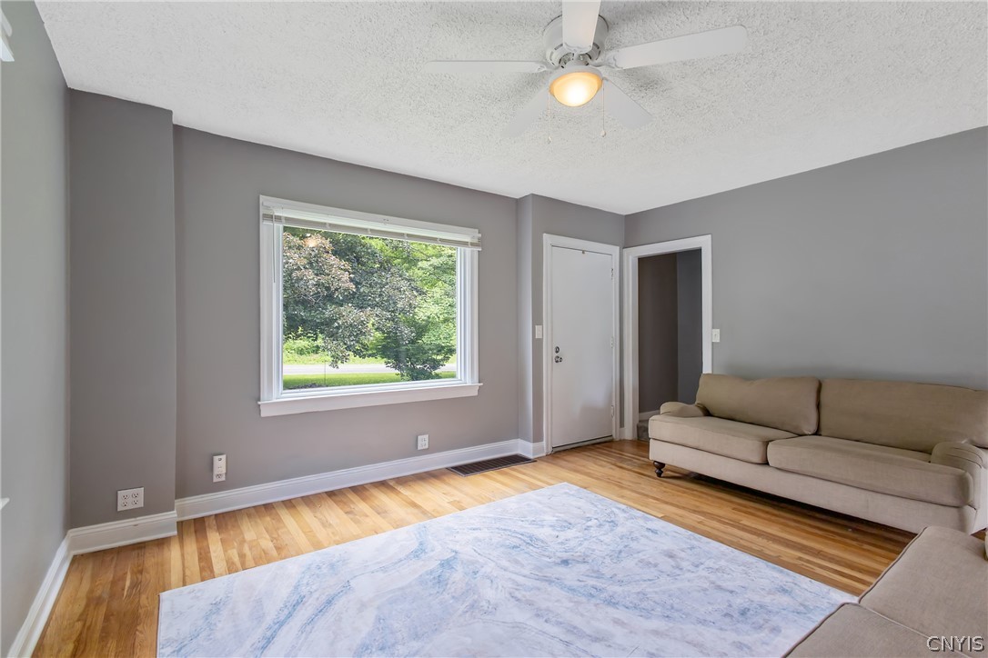 116 Richmond Road East Manlius, NY 13057 - Photo 6 of 36
