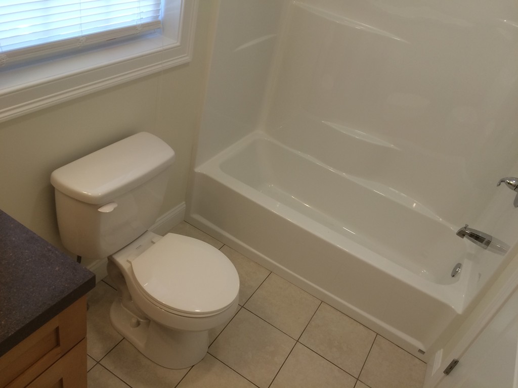 388 Central Street Springfield, MA 01105 - Photo 8 of 10