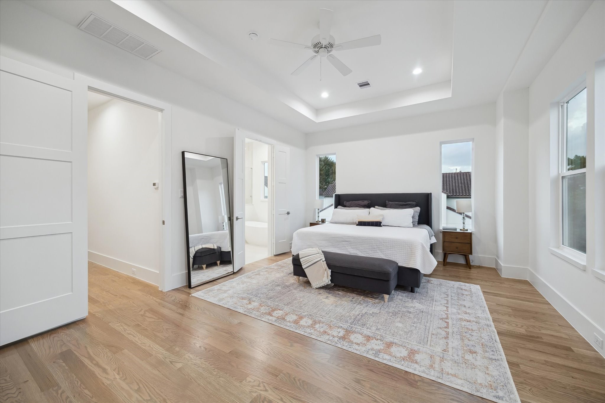 4229 Gibson Street Houston, TX 77007 - Photo 12 of 26 A primary suite with attention to detail and natural light continued.