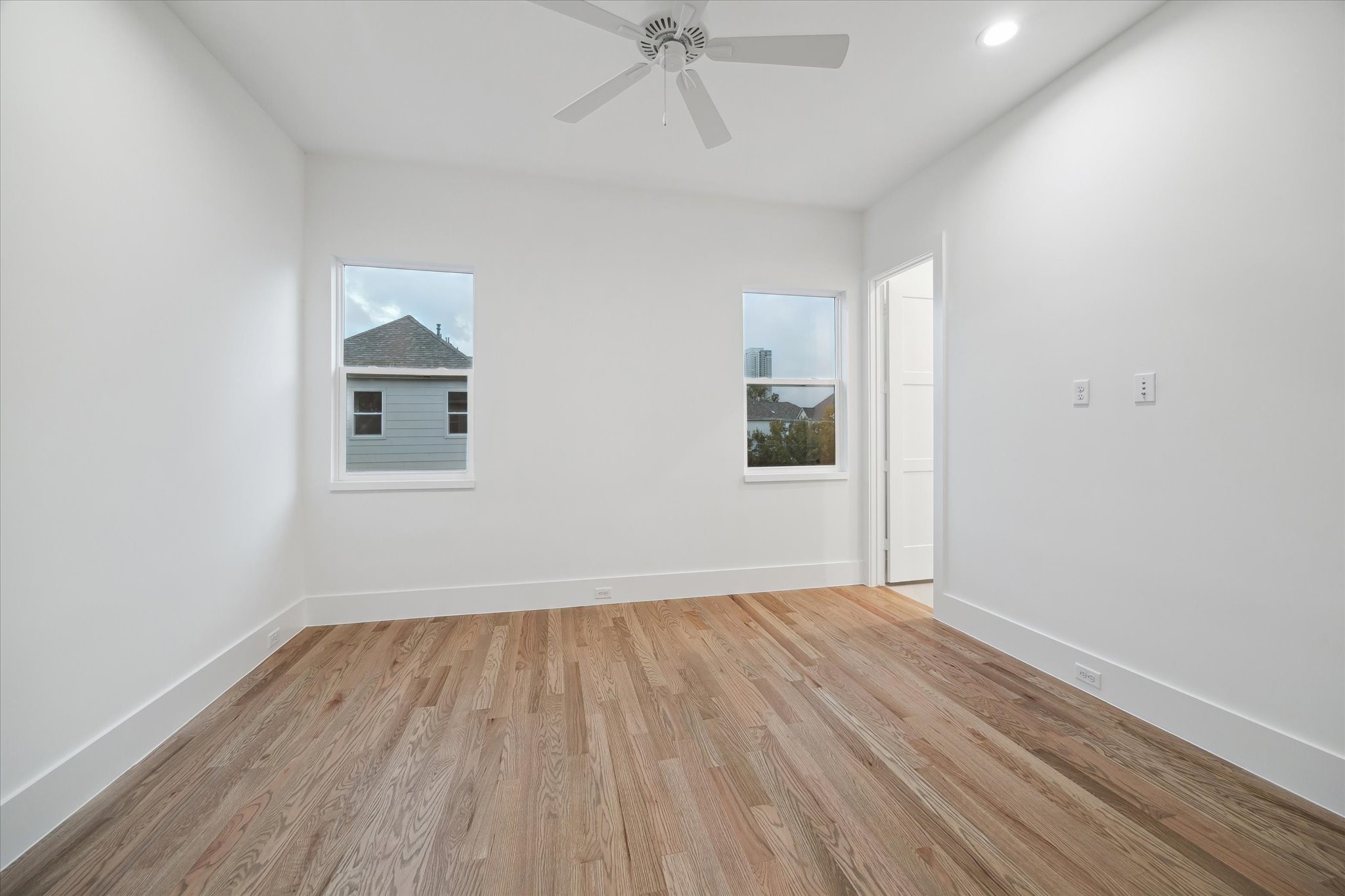 4229 Gibson Street Houston, TX 77007 - Photo 18 of 26 A generously sized secondary bedroom with dedicated bath and walk in closet.