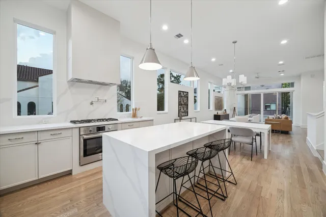 $799,000 | 4229 Gibson Street, Houston, TX 77007