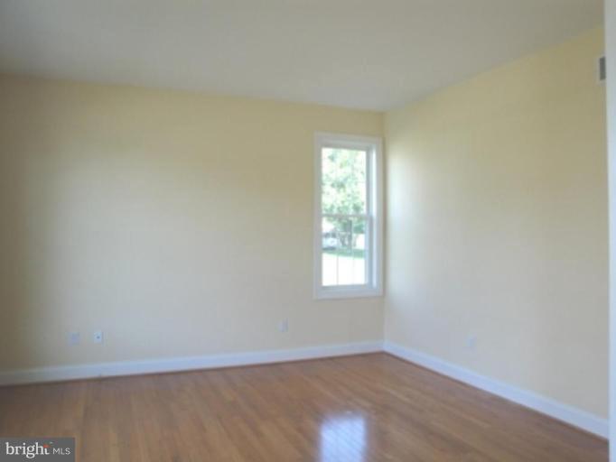 4612 Ridge Road Nottingham, MD 21236 - Photo 4 of 18 Main Level Living Room