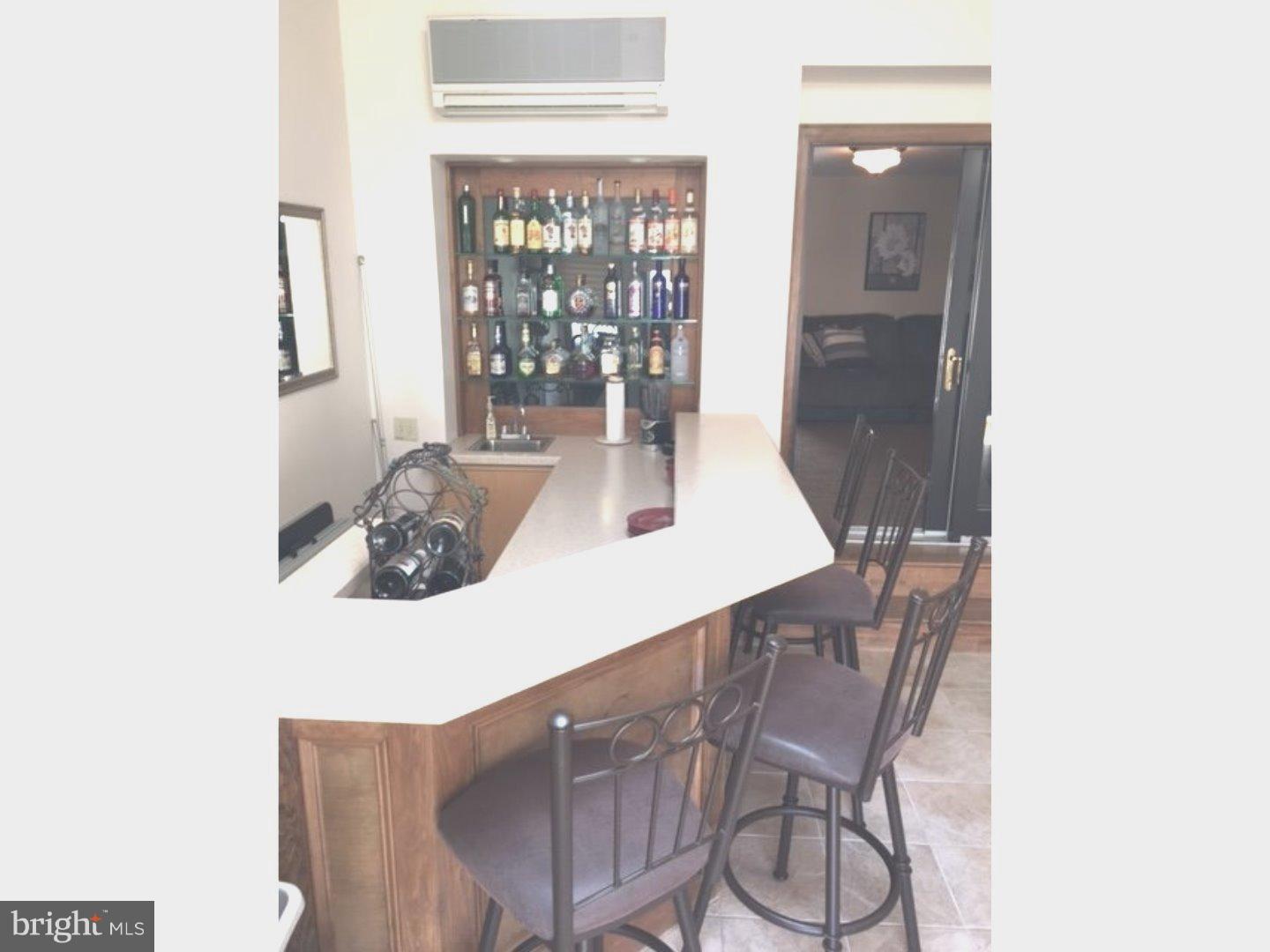 13470 Stevens Road Philadelphia, PA 19116 - Photo 15 of 22 Wet Bar