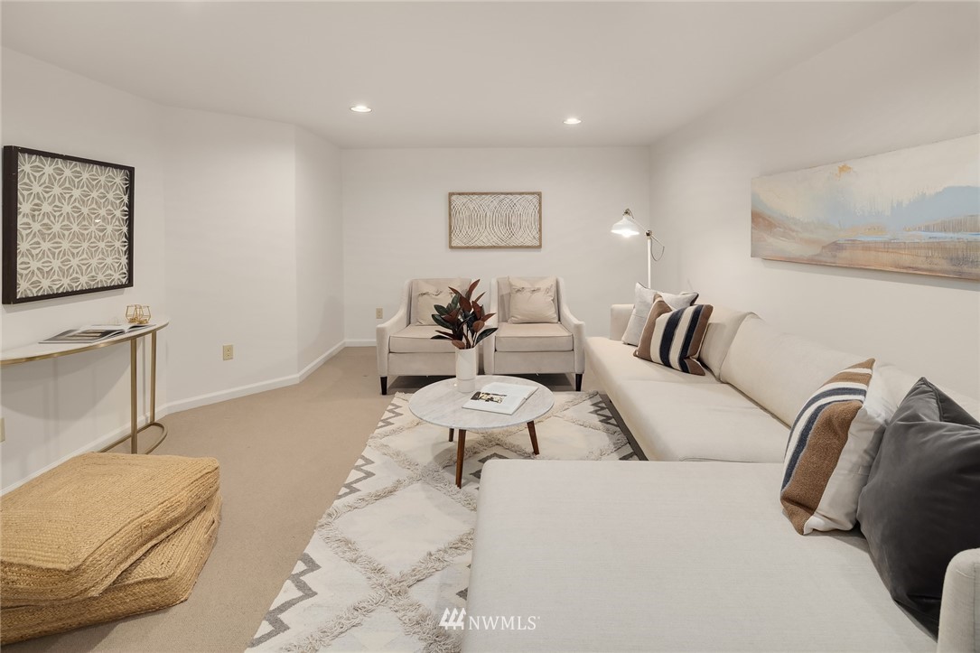 4706 West Ruffner Street Seattle, WA 98199 - Photo 24 of 27 a living room with furniture