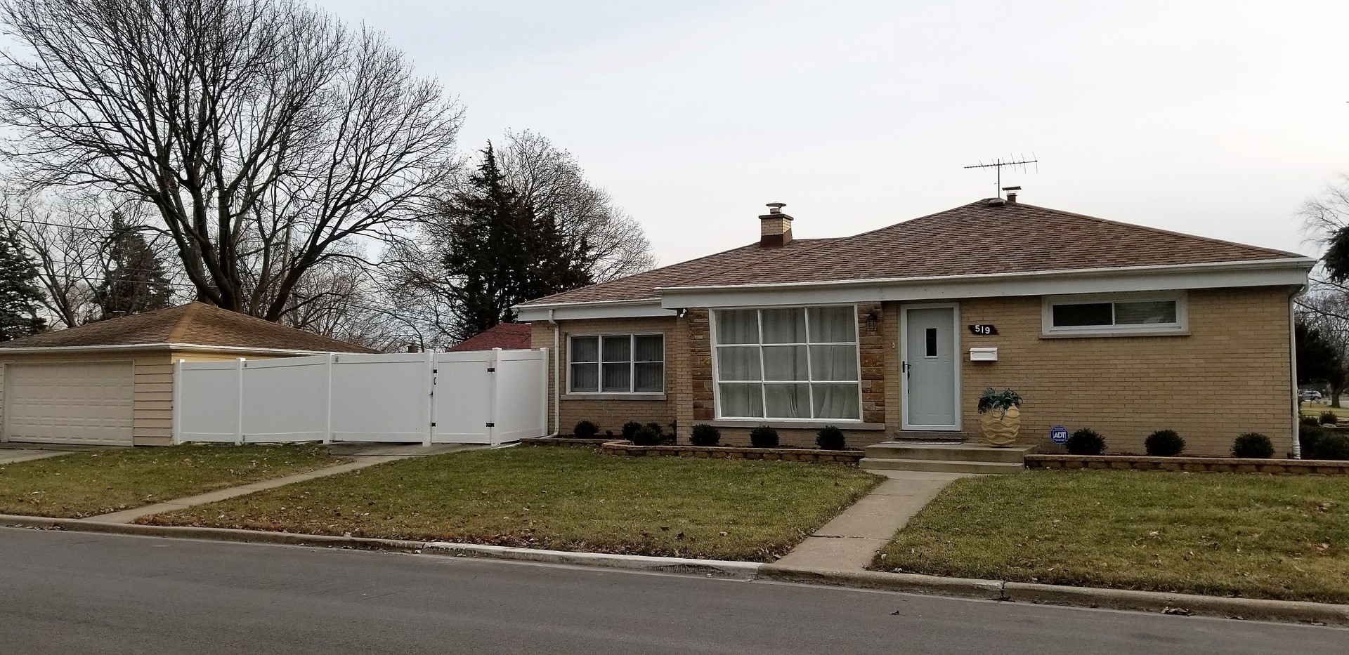 519 High Ridge Road Hillside, IL 60162 - Photo 3 of 19