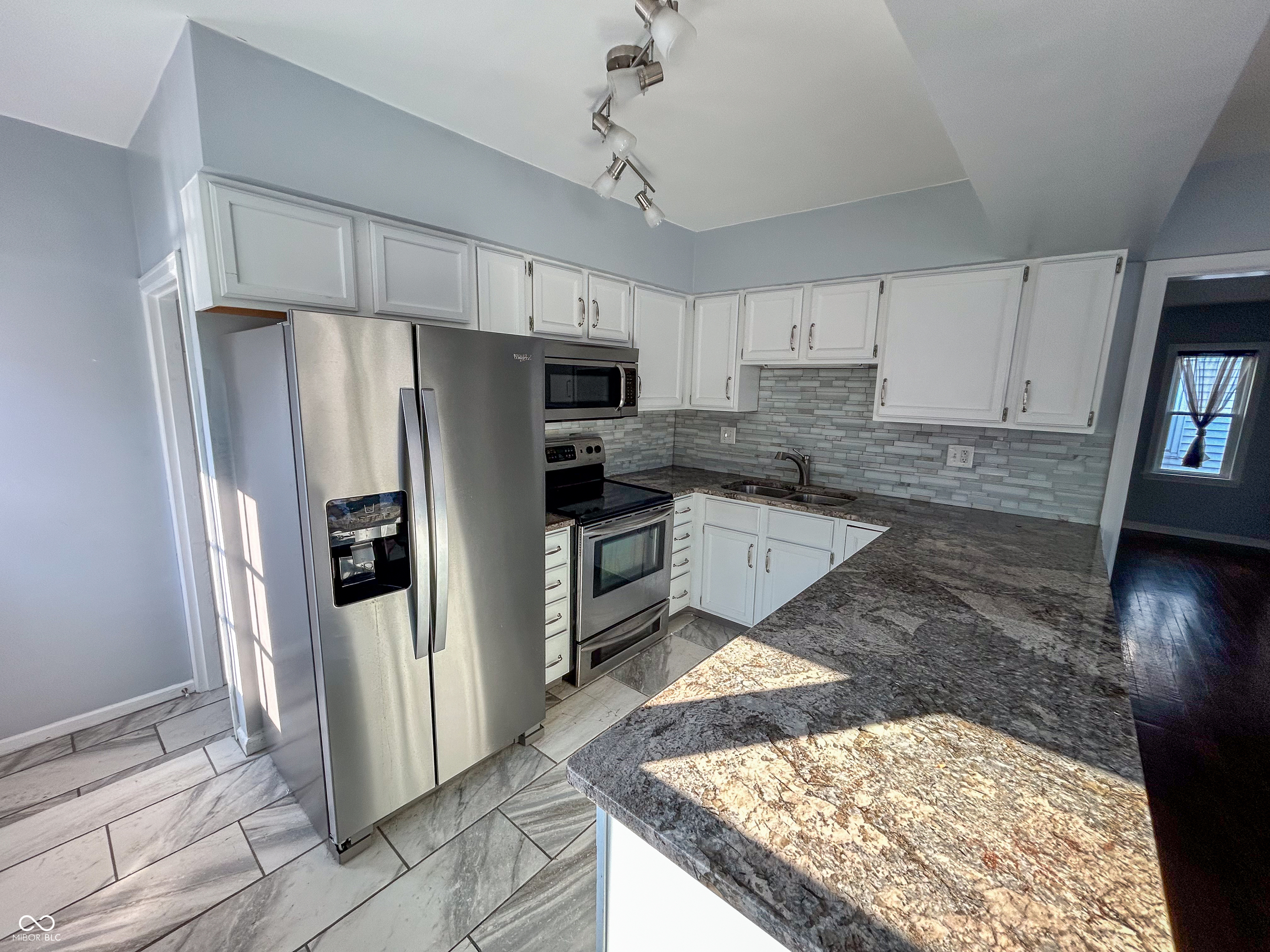 5846 North Keystone Avenue Indianapolis, IN 46220 - Photo 13 of 33