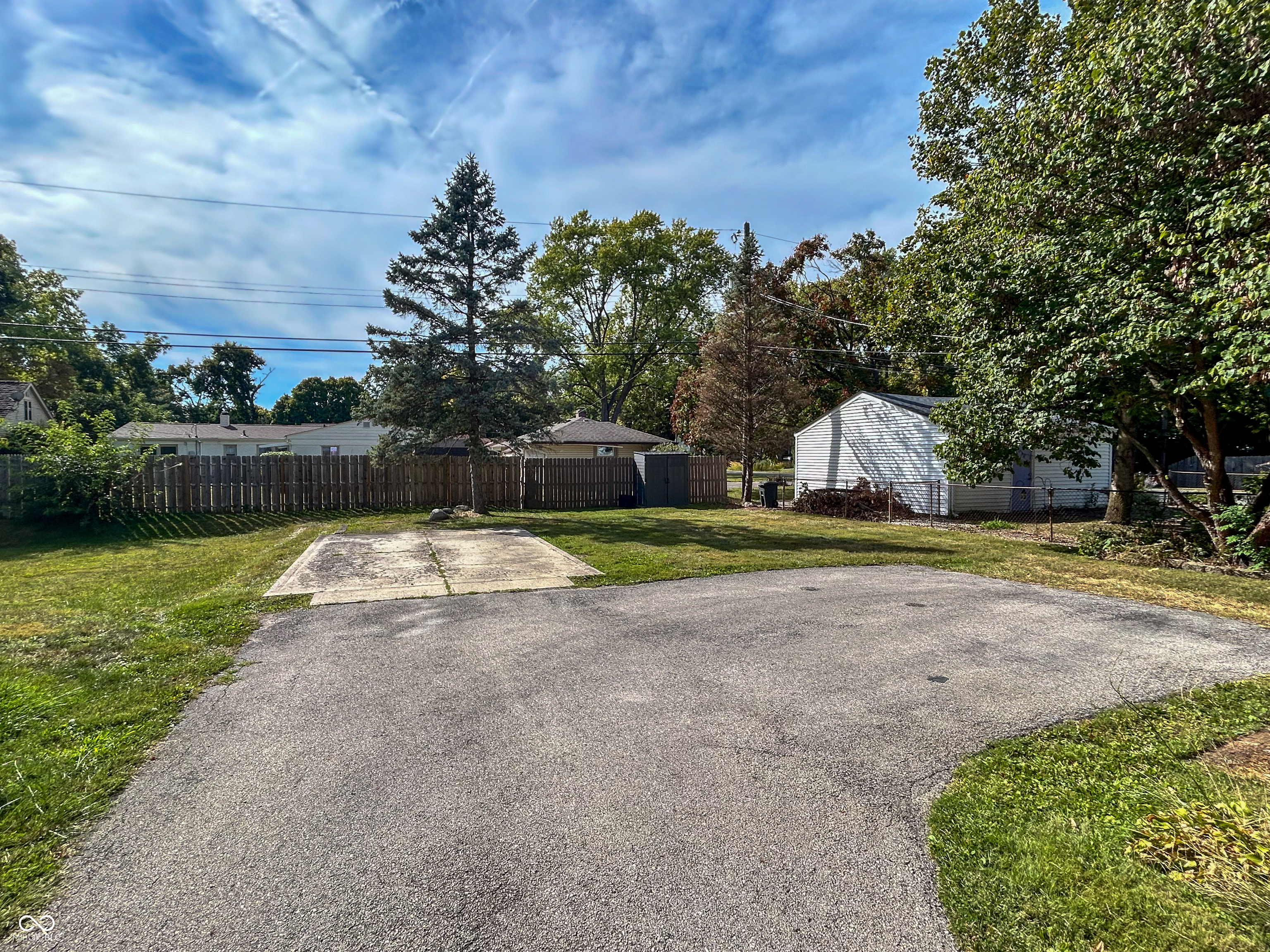 5846 North Keystone Avenue Indianapolis, IN 46220 - Photo 4 of 33