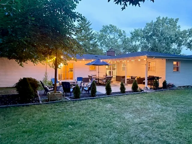 $2,700 | 36332 North Hawthorne Lane, Ingleside, IL 60041