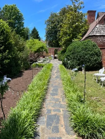 $1,100,000 | 1670-1694 Church Street, Appomattox, VA 24522