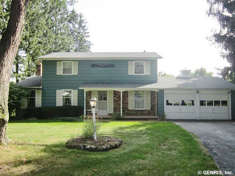 Exterior Front Located on a quiet cul de sac with