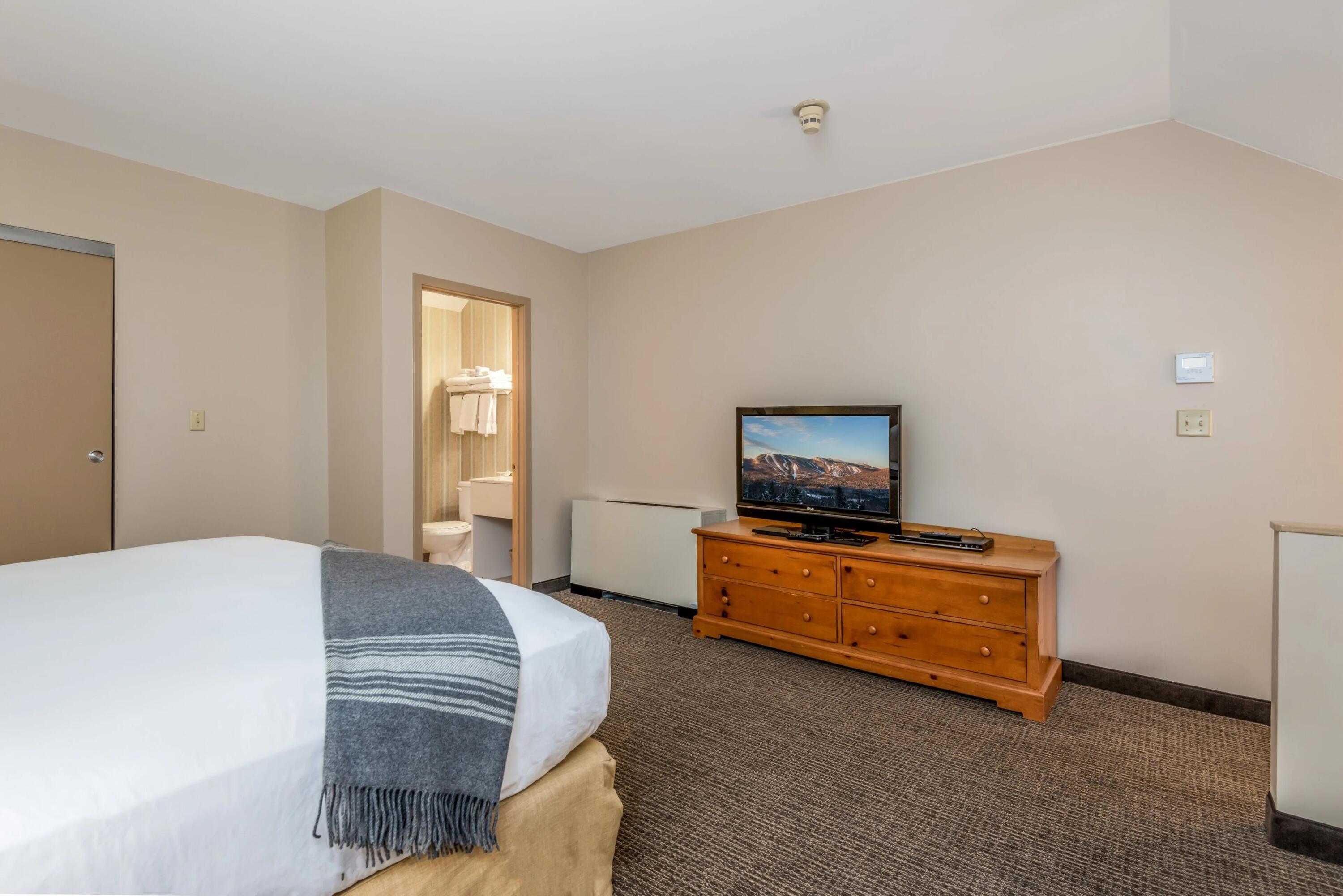 27 Grand Circle, Unit 327 Newry, ME 04261 - Photo 8 of 14 IMG-7142