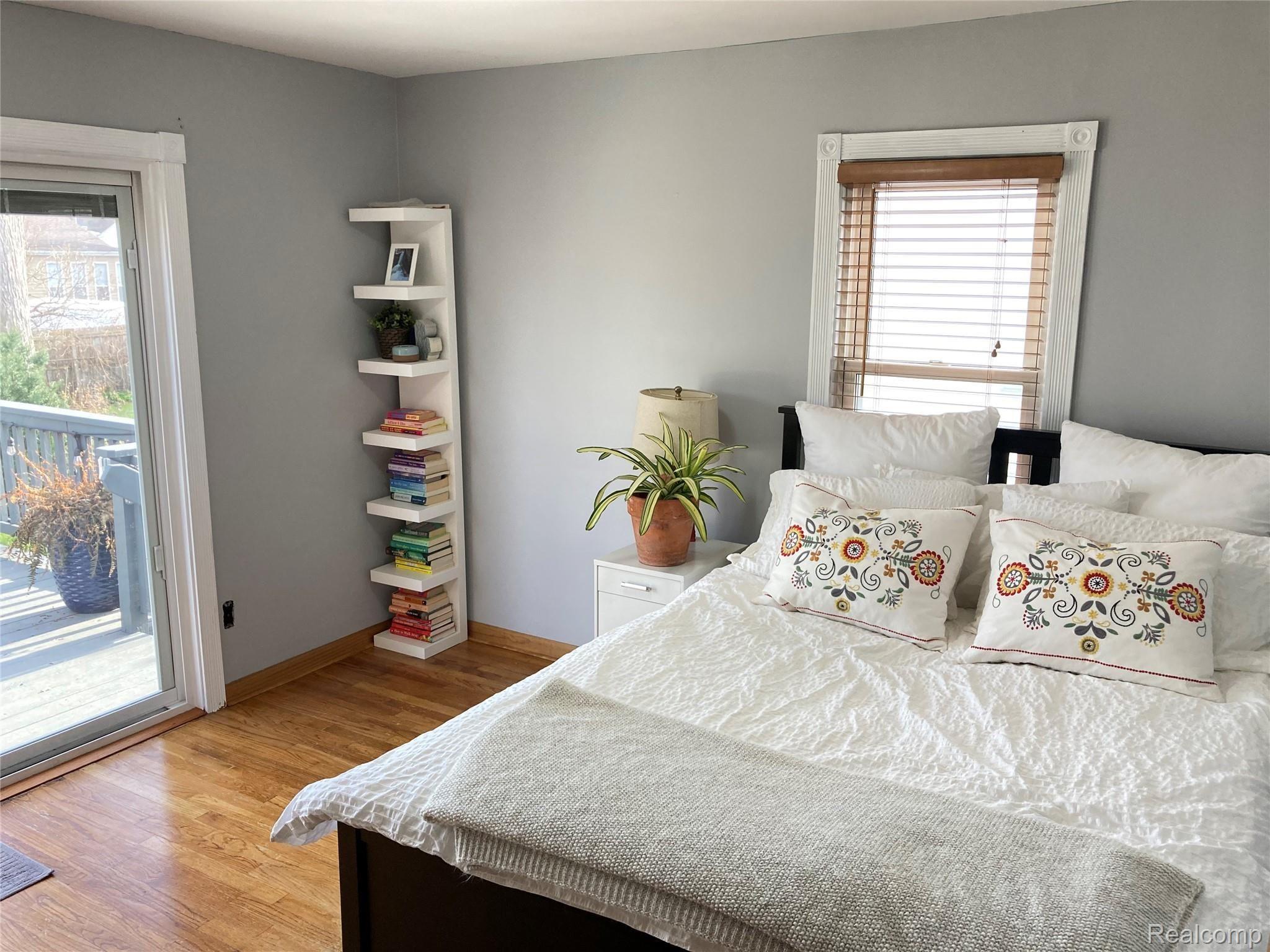 1458 Oakley Road Clawson, MI 48017 - Photo 23 of 32 Entry level bedroom