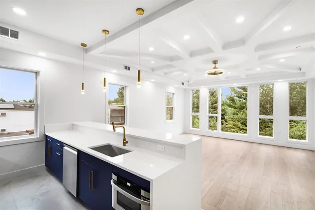 $4,200 | 125 Collard Street, Unit 2, Jersey City, NJ 07306