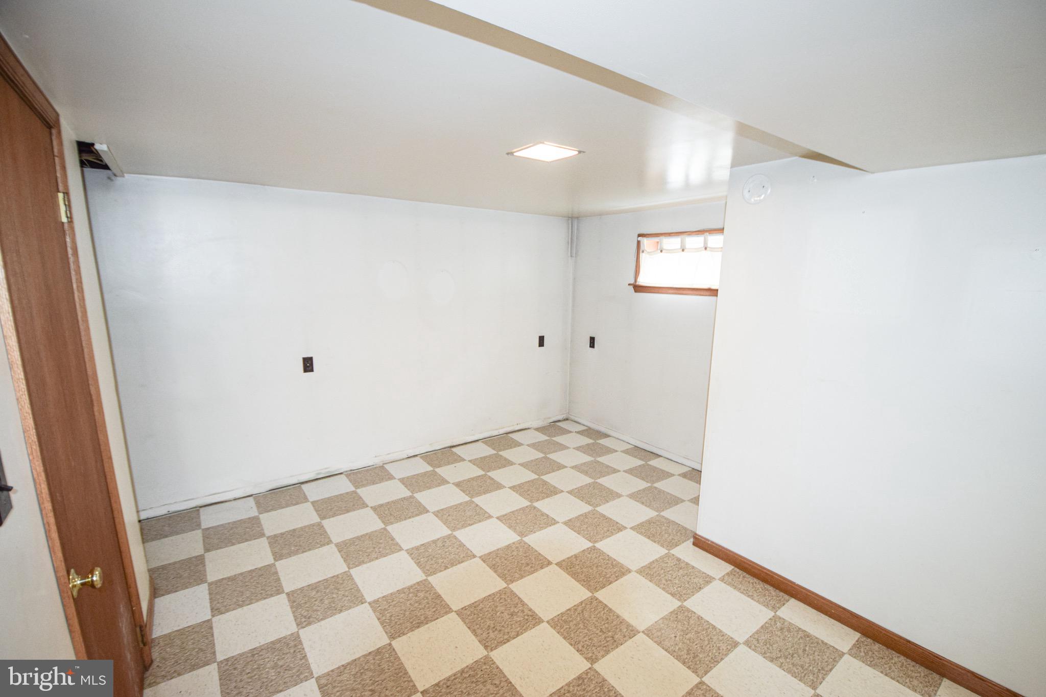 21 Right Aileron Baltimore, MD 21220 - Photo 17 of 31 a view of a black and white checkered floor