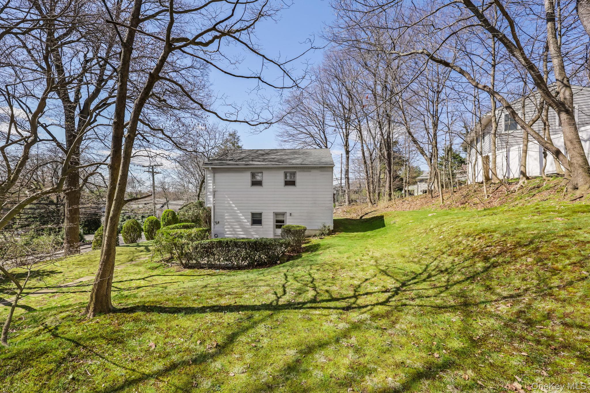 150 Rosedale Avenue White Plains, NY 10605 - Photo 33 of 42 a view of a garden with plants