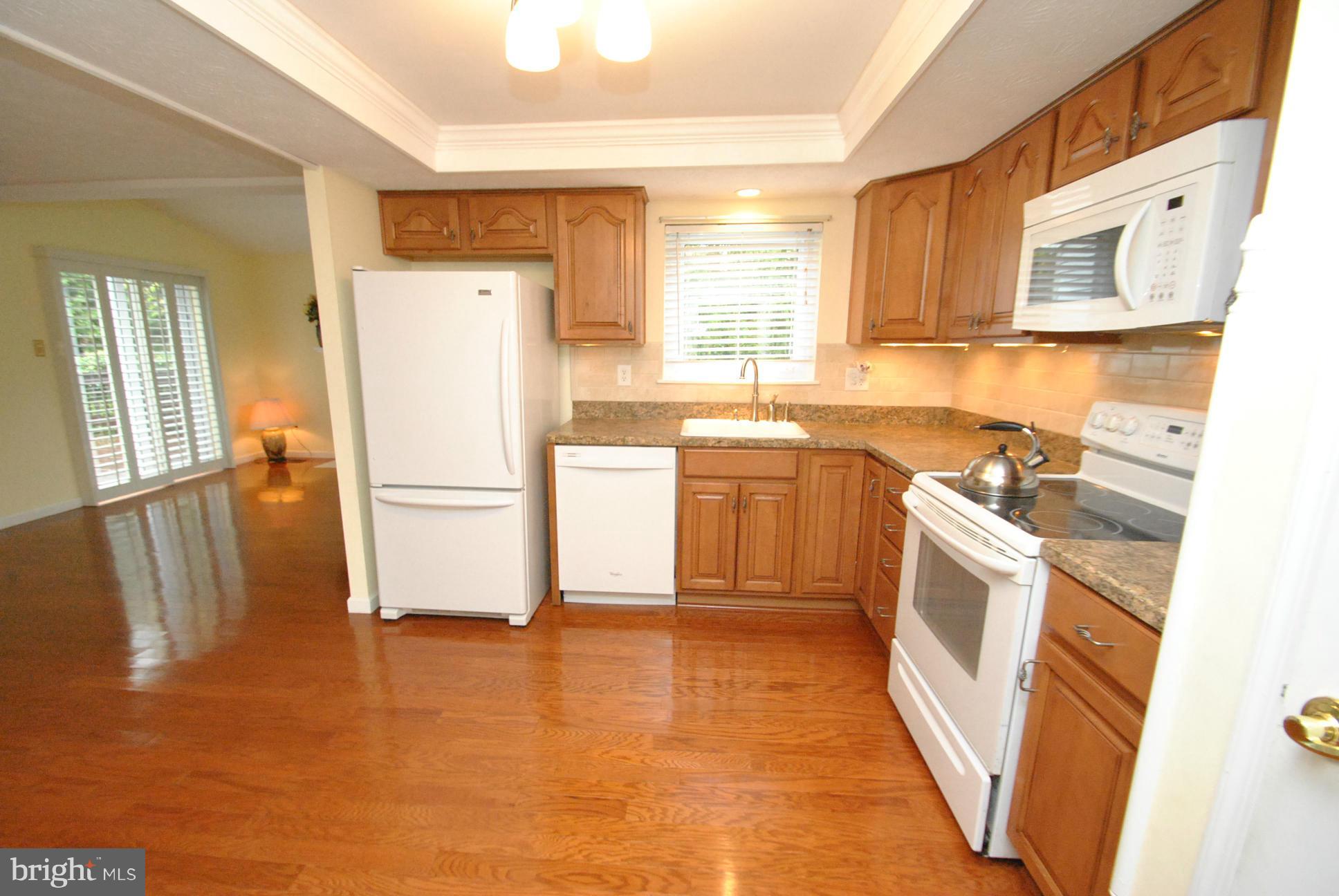 9421 Perglen Road Baltimore, MD 21236 - Photo 9 of 28 FULLY UPDATED KITCHEN - NEWER APPLIANCES
