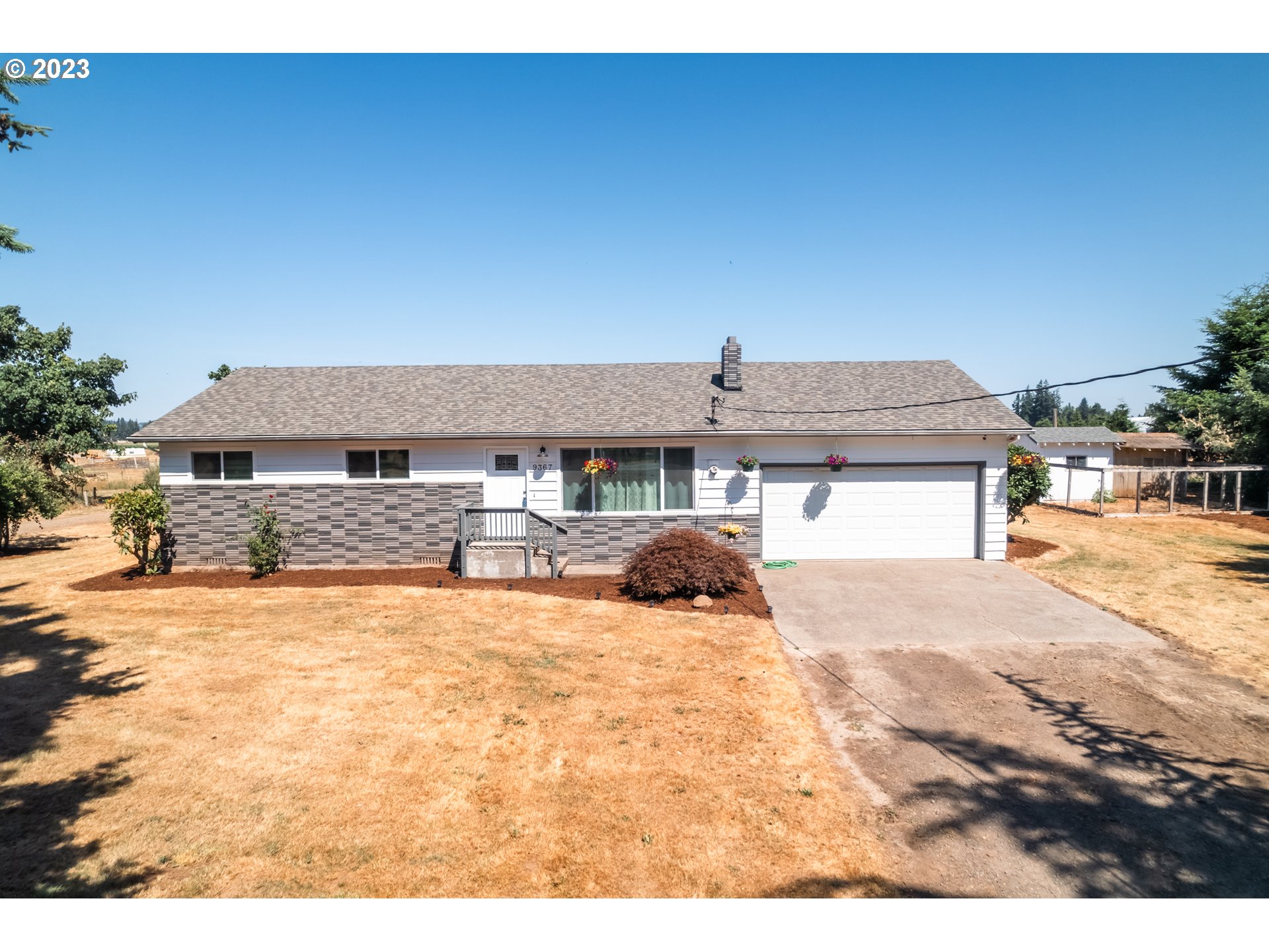 9367 Stayton Road Southeast Aumsville, OR 97325 - Photo 1 of 26 Gallery Image 1