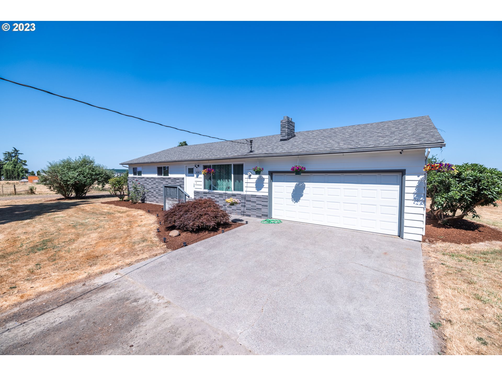 9367 Stayton Road Southeast Aumsville, OR 97325 - Photo 3 of 26 Gallery Image 3