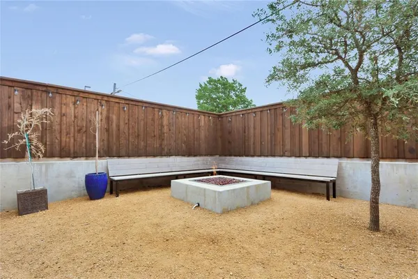 $2,850 | 4620 Munger Avenue, Unit 102, Dallas, TX 75204