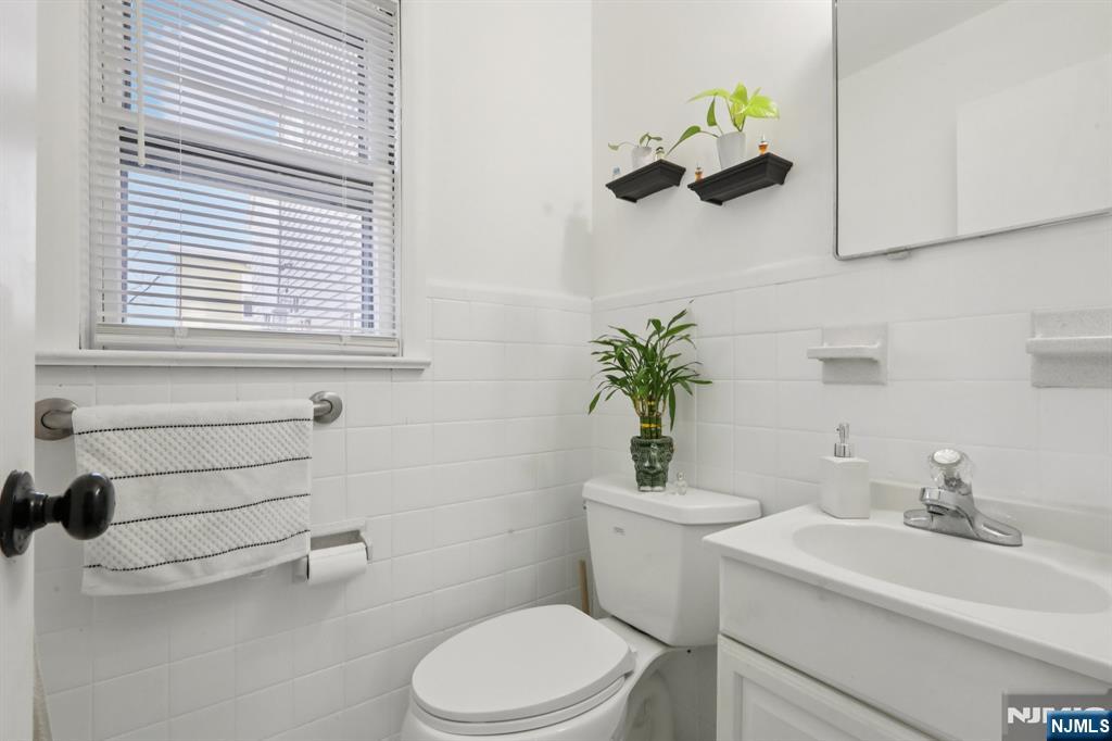 89 Anderson Avenue Wallington, NJ 07057 - Photo 27 of 35