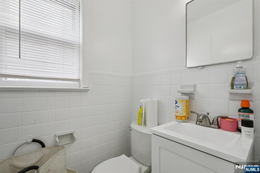 89 Anderson Avenue Wallington, NJ 07057 - Photo 29 of 35