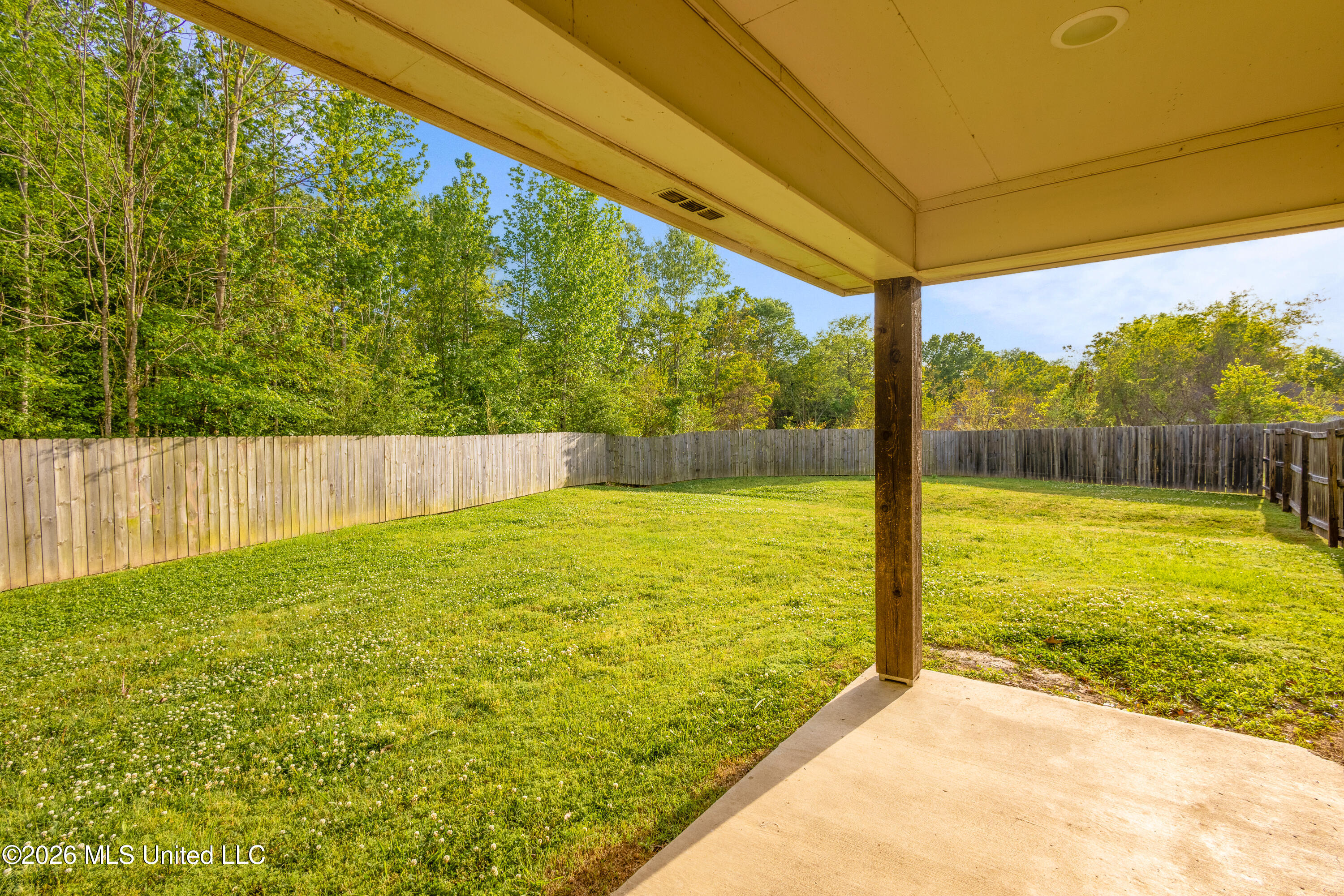 120 Bankside Drive Canton, MS 39046 - Photo 4 of 15 120 Bankside Drive Canton MS-5