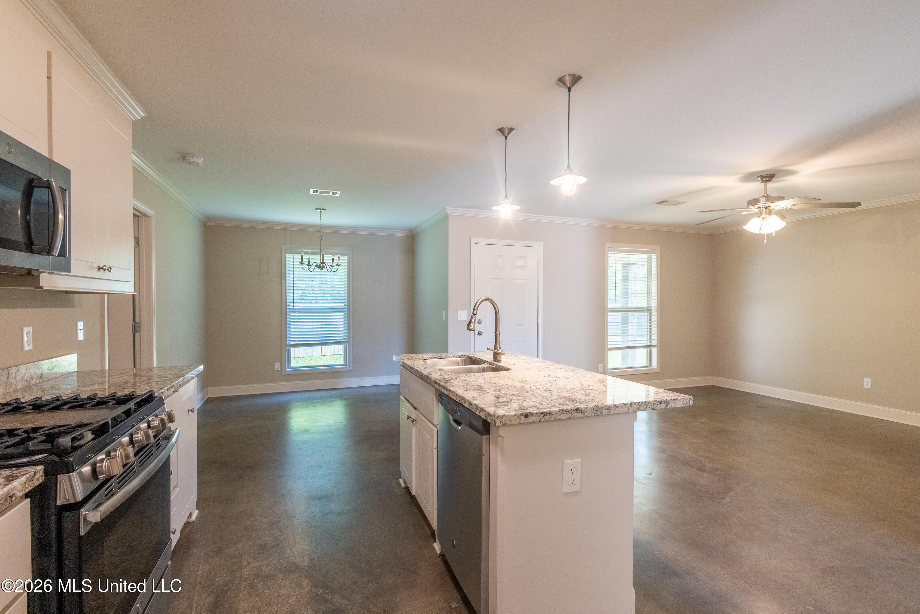 120 Bankside Drive Canton, MS 39046 - Photo 7 of 15 120 Bankside Drive Canton MS-13