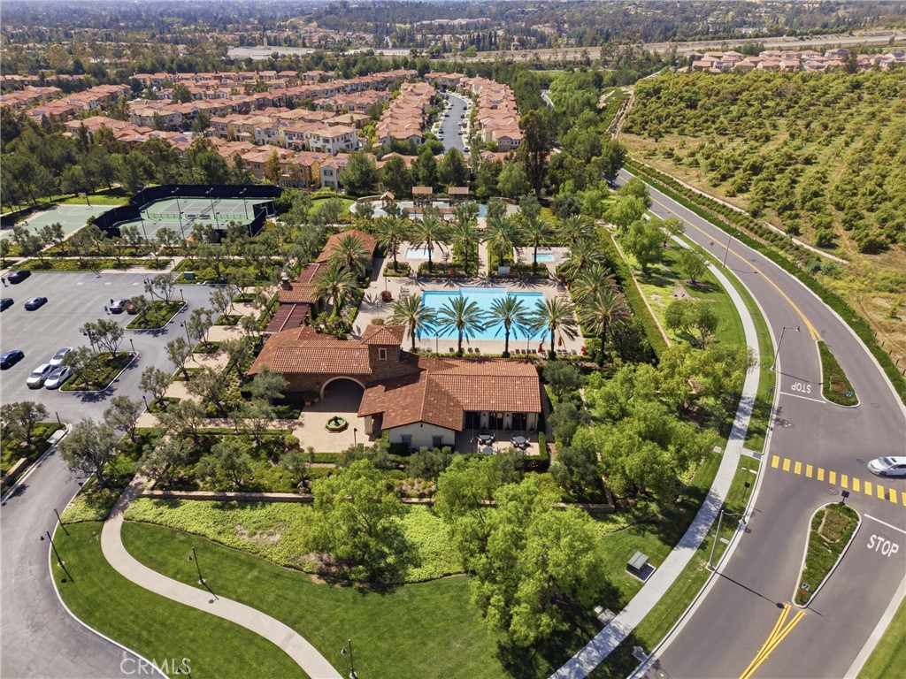 84 Rockinghorse Irvine, CA 92602 - Photo 38 of 41 Resort at the Groves