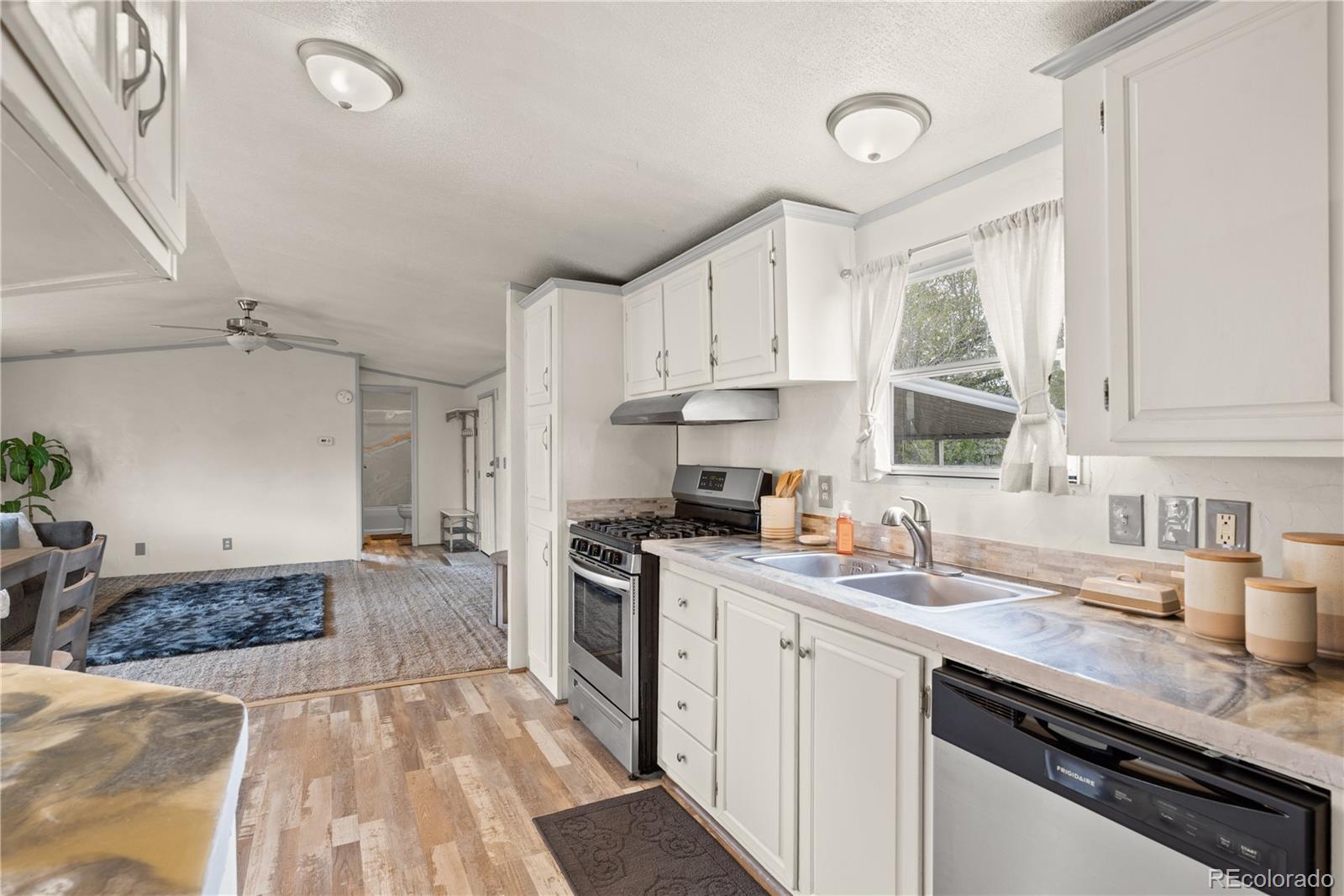 880 Beacon Lite Road Monument, CO 80132 - Photo 3 of 17