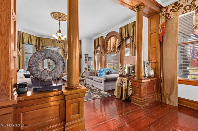 $854,900 | 1028 Main Street, Hattiesburg, MS 39401