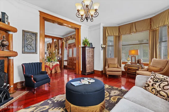 $854,900 | 1028 Main Street, Hattiesburg, MS 39401