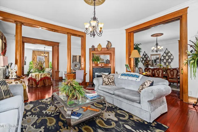 $854,900 | 1028 Main Street, Hattiesburg, MS 39401