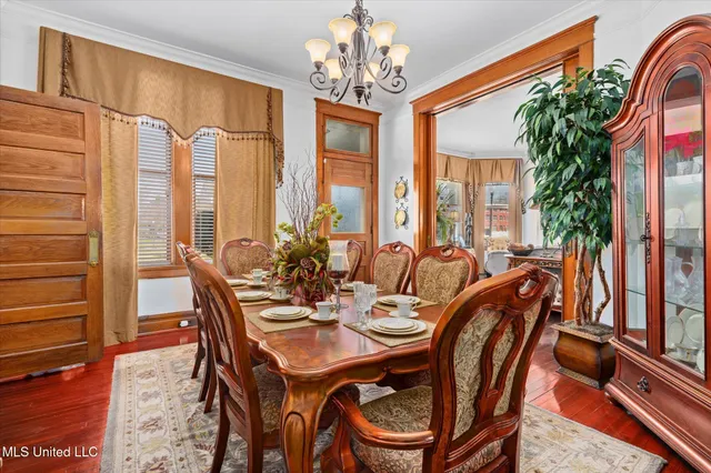 $854,900 | 1028 Main Street, Hattiesburg, MS 39401