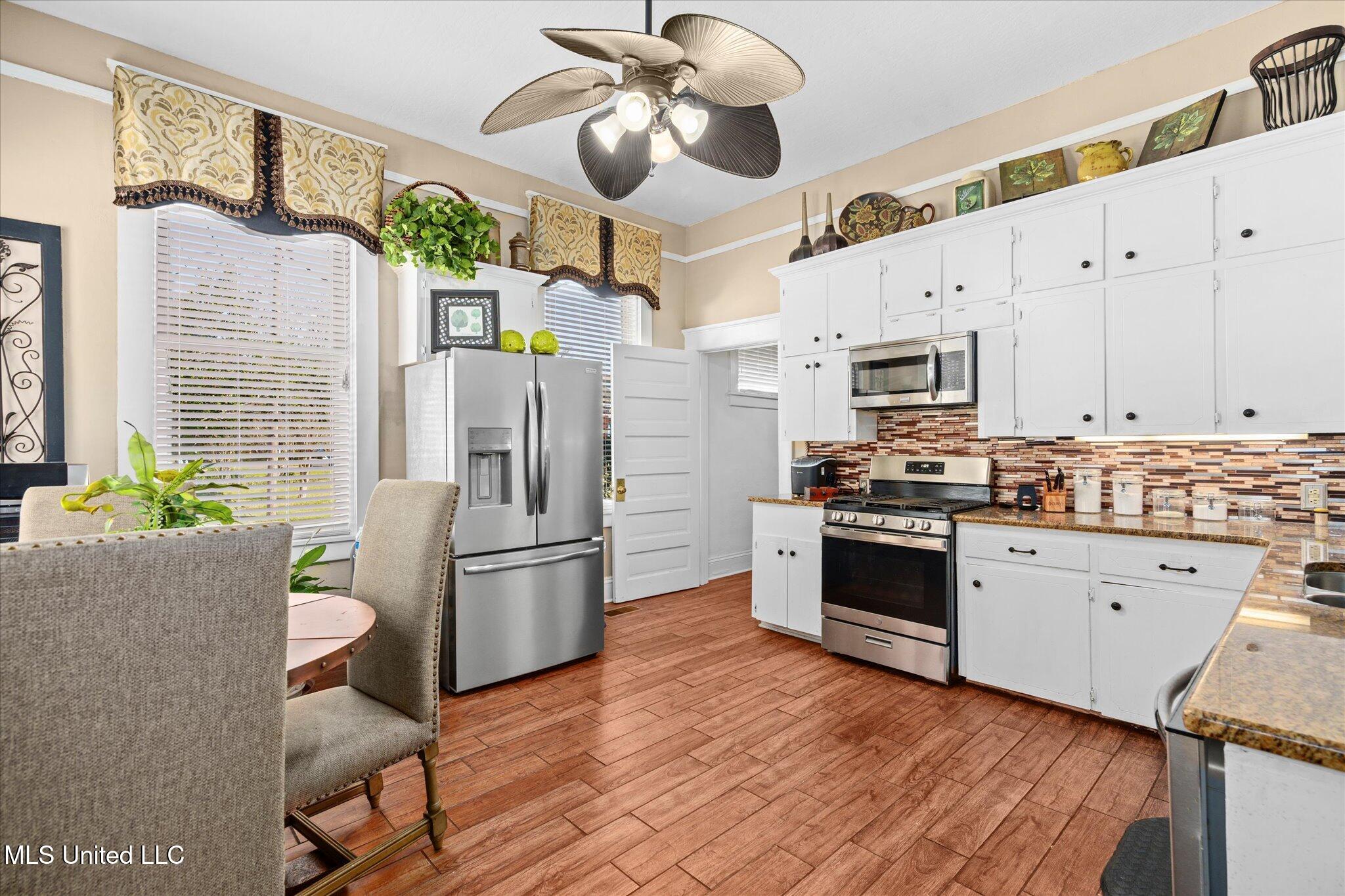 1028 Main Street Hattiesburg, MS 39401 - Photo 22 of 77 kitchen