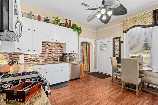 $854,900 | 1028 Main Street, Hattiesburg, MS 39401