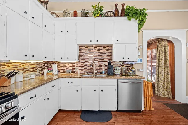 $854,900 | 1028 Main Street, Hattiesburg, MS 39401