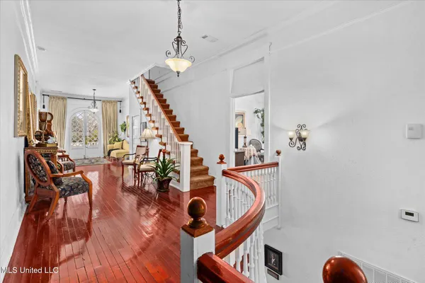 $854,900 | 1028 Main Street, Hattiesburg, MS 39401
