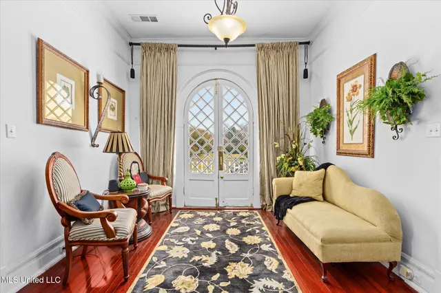 $854,900 | 1028 Main Street, Hattiesburg, MS 39401