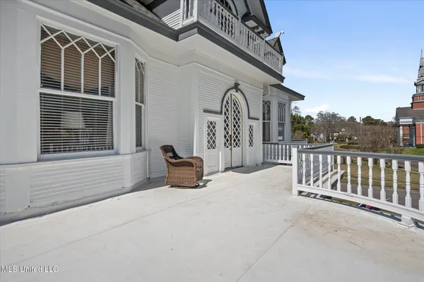 $854,900 | 1028 Main Street, Hattiesburg, MS 39401