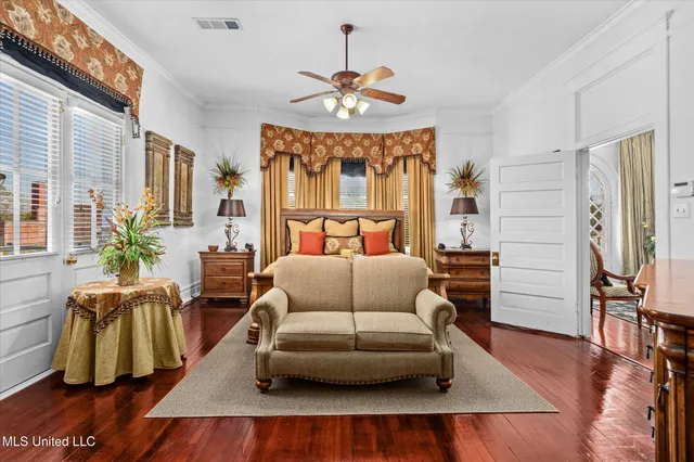 $854,900 | 1028 Main Street, Hattiesburg, MS 39401