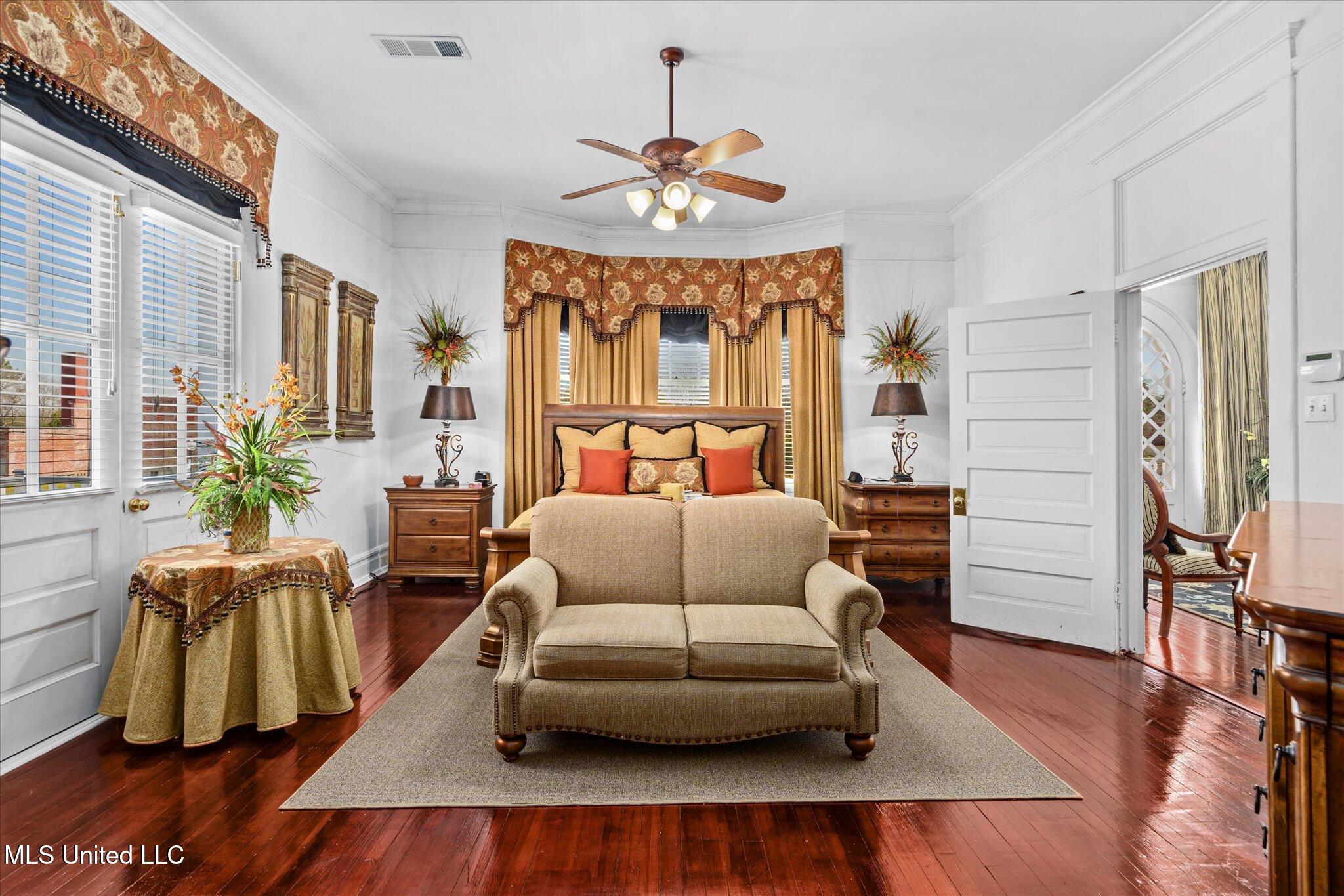 1028 Main Street Hattiesburg, MS 39401 - Photo 44 of 77 1st guest quarters