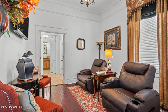 $854,900 | 1028 Main Street, Hattiesburg, MS 39401