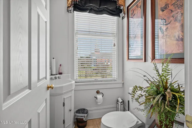 $854,900 | 1028 Main Street, Hattiesburg, MS 39401