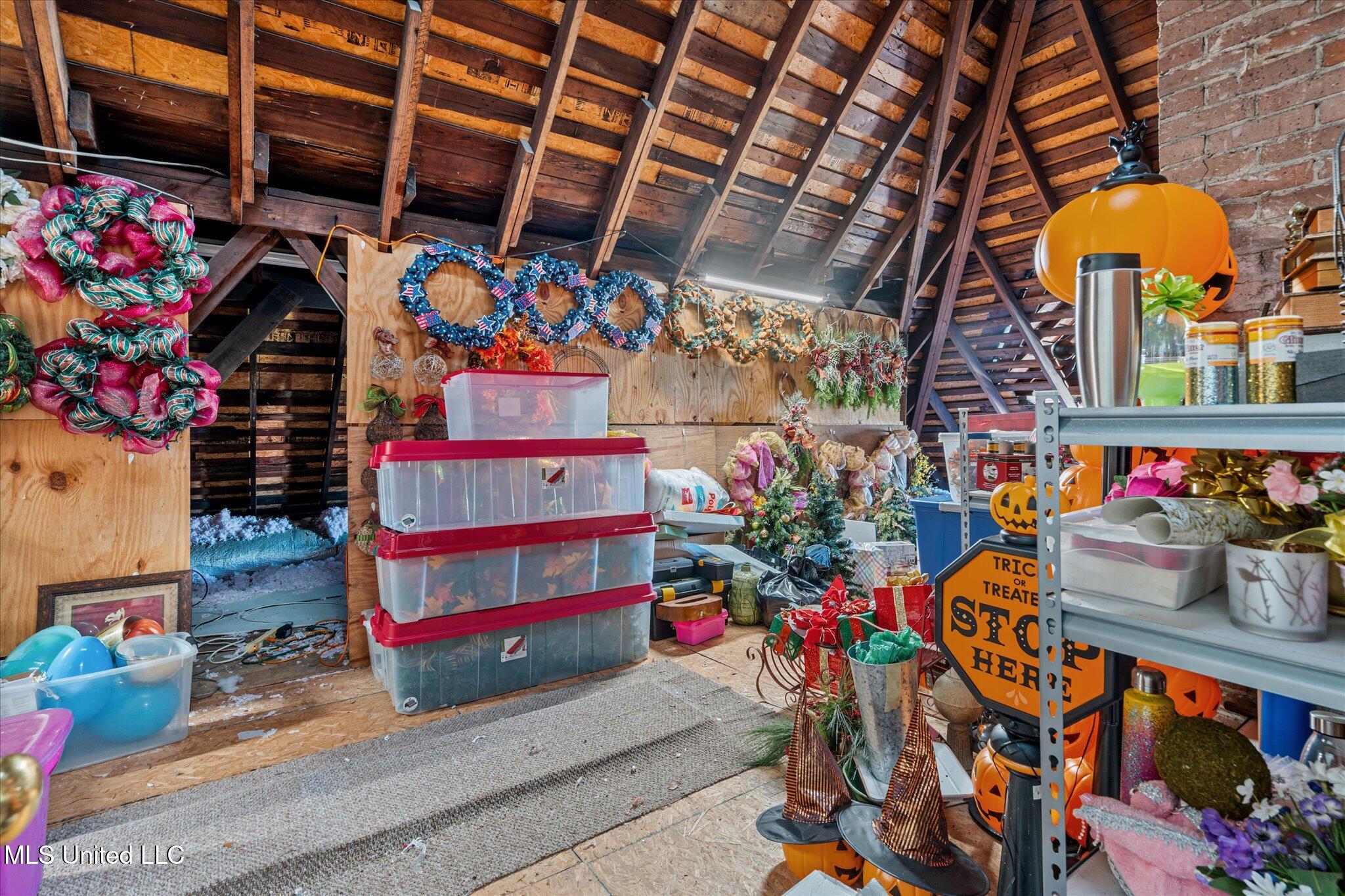 1028 Main Street Hattiesburg, MS 39401 - Photo 58 of 77 3rd floor space