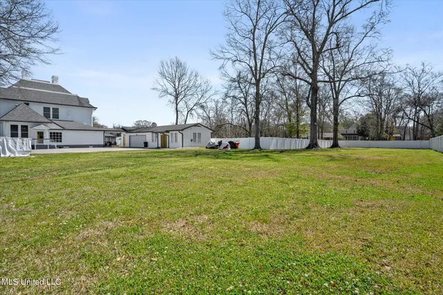 $854,900 | 1028 Main Street, Hattiesburg, MS 39401