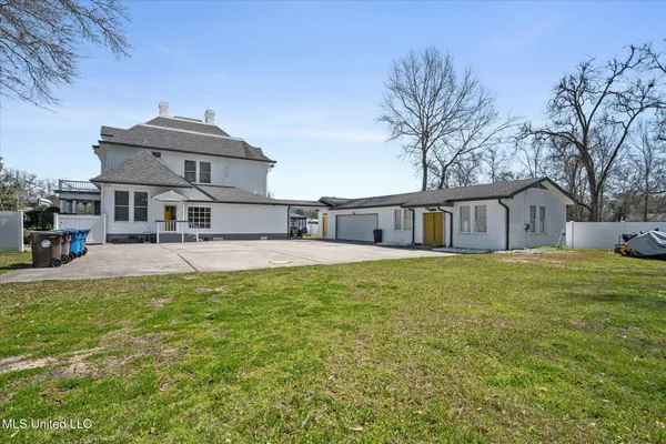 $854,900 | 1028 Main Street, Hattiesburg, MS 39401