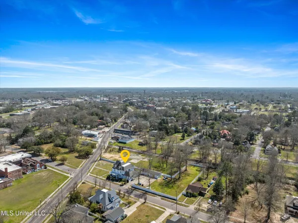 $854,900 | 1028 Main Street, Hattiesburg, MS 39401